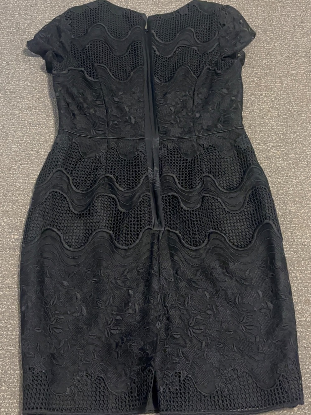 Dress - Picture 4 of 5